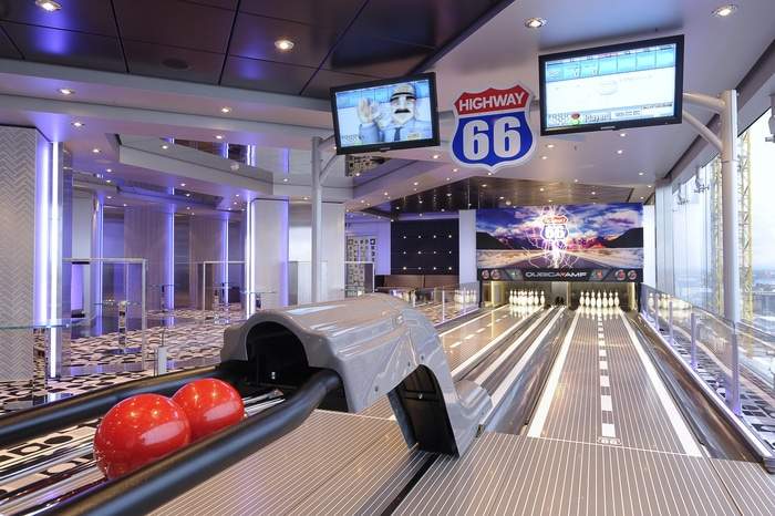 MSC Cruises MSC Magnifica Bowling 1.jpg